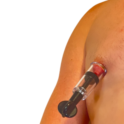 Twist suction pump on male nipples